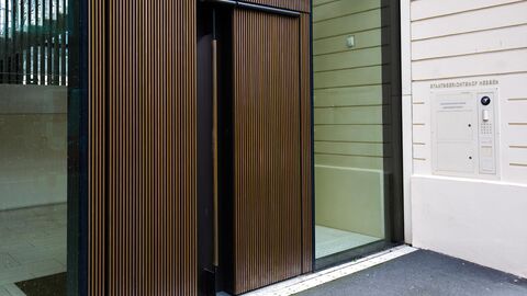 Eingang zum Staatsgerichtshof.